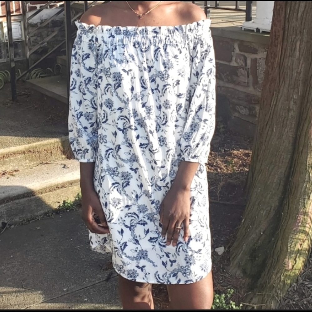 Banana Republic Navy Blue and White Floral Print Off Shoulder Dress Sz 8